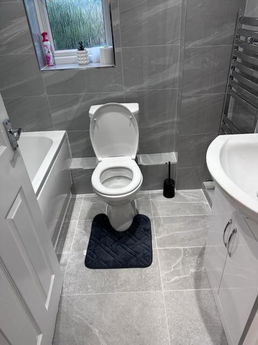 Luxury 4 Bed House In Coventry Villa Exterior photo