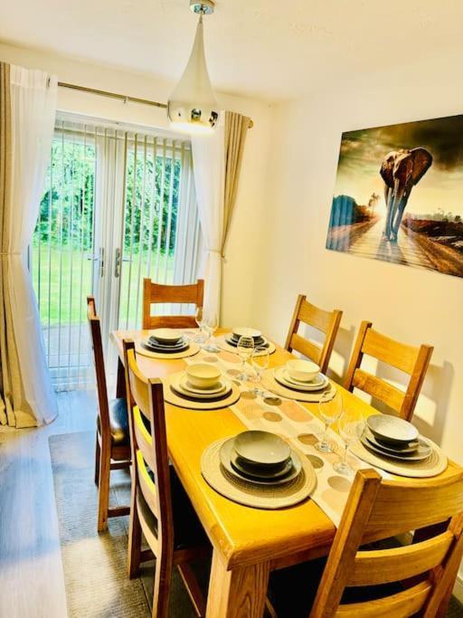 Luxury 4 Bed House In Coventry Villa Exterior photo